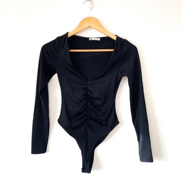 Zara Ruched Bodycon Long Sleeve V  Neck Bodysuit Black Size Small - Picture 2 of 7
